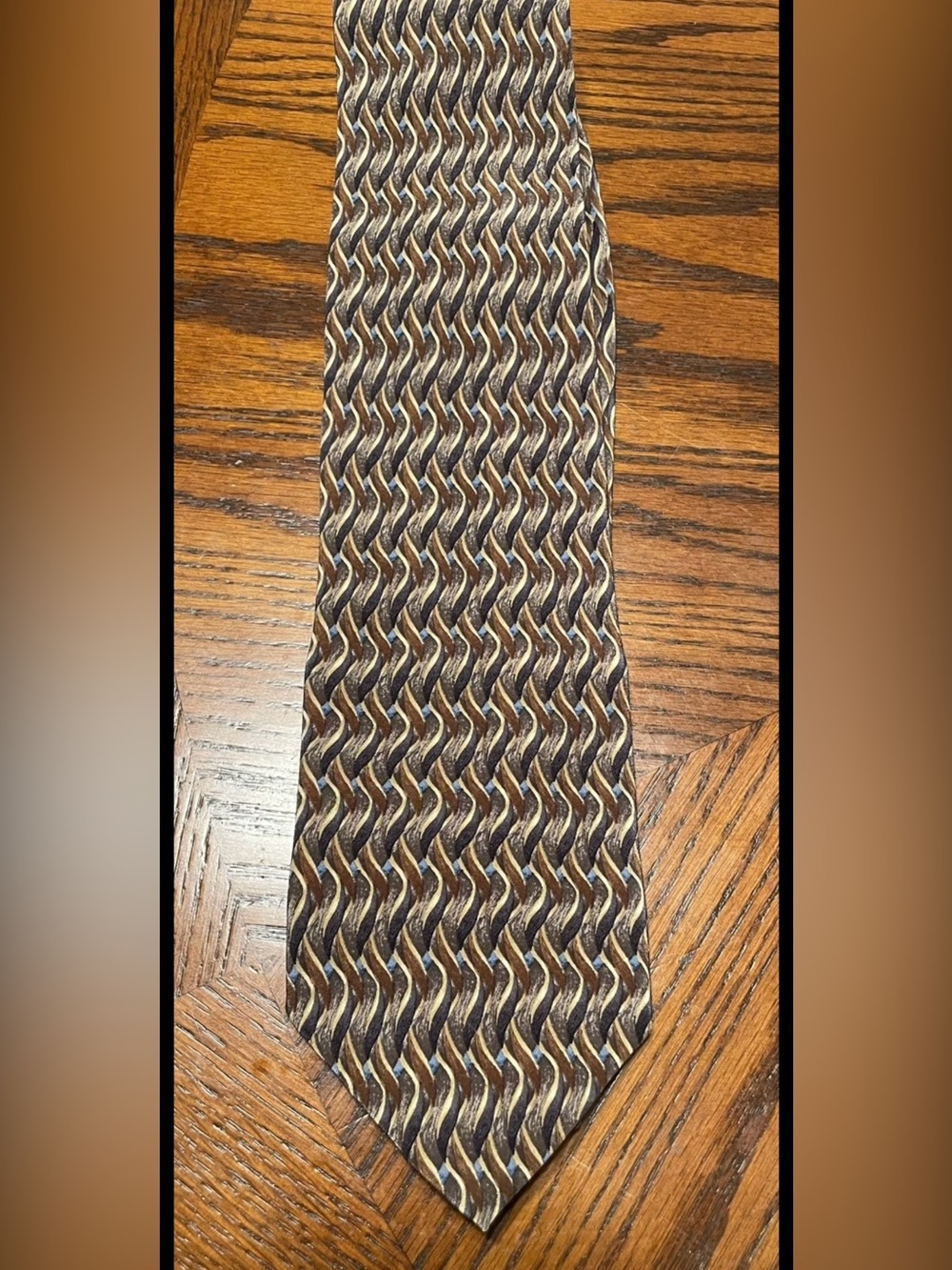 Stylish Brown Patterned Men's Tie - Classic Woven Design